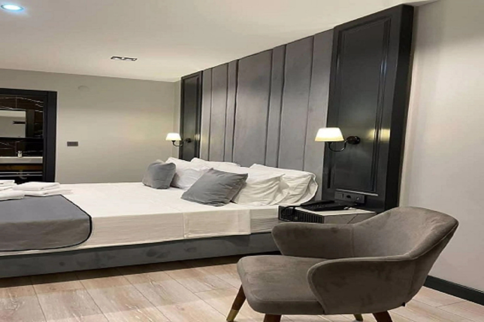 Отель Express Plus