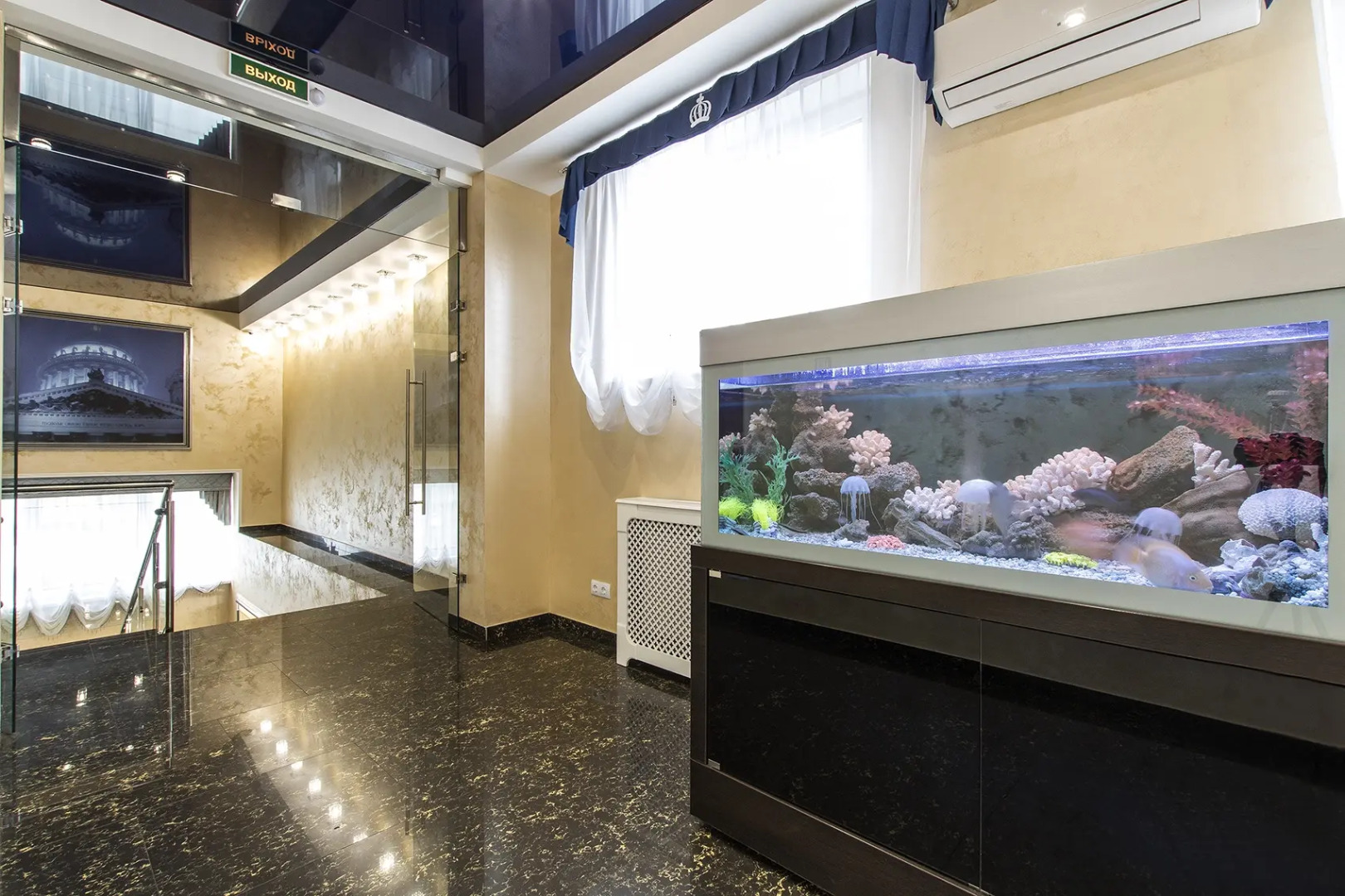 Отель Корона