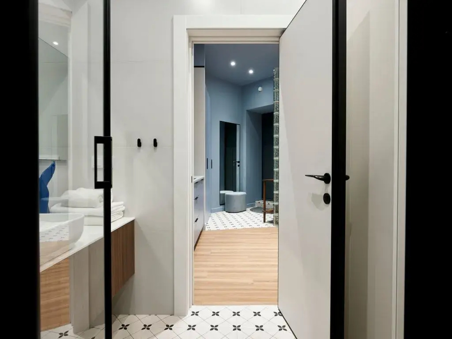 Квартира Уютная студия с дизайнерским ремонтом