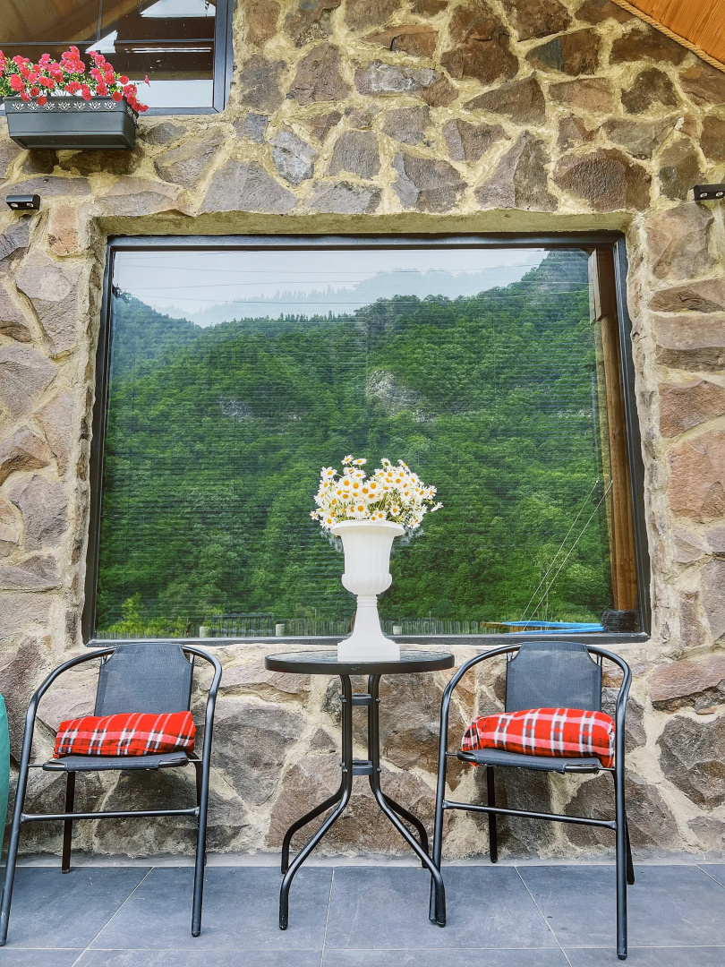 Частный дом Woodlandia Resort Borjomi with hot tub
