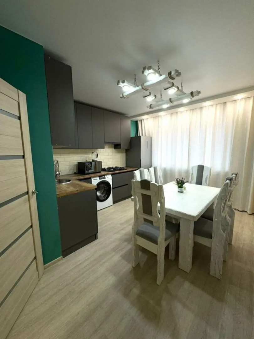 Квартира На Паровозной 15 (6а)