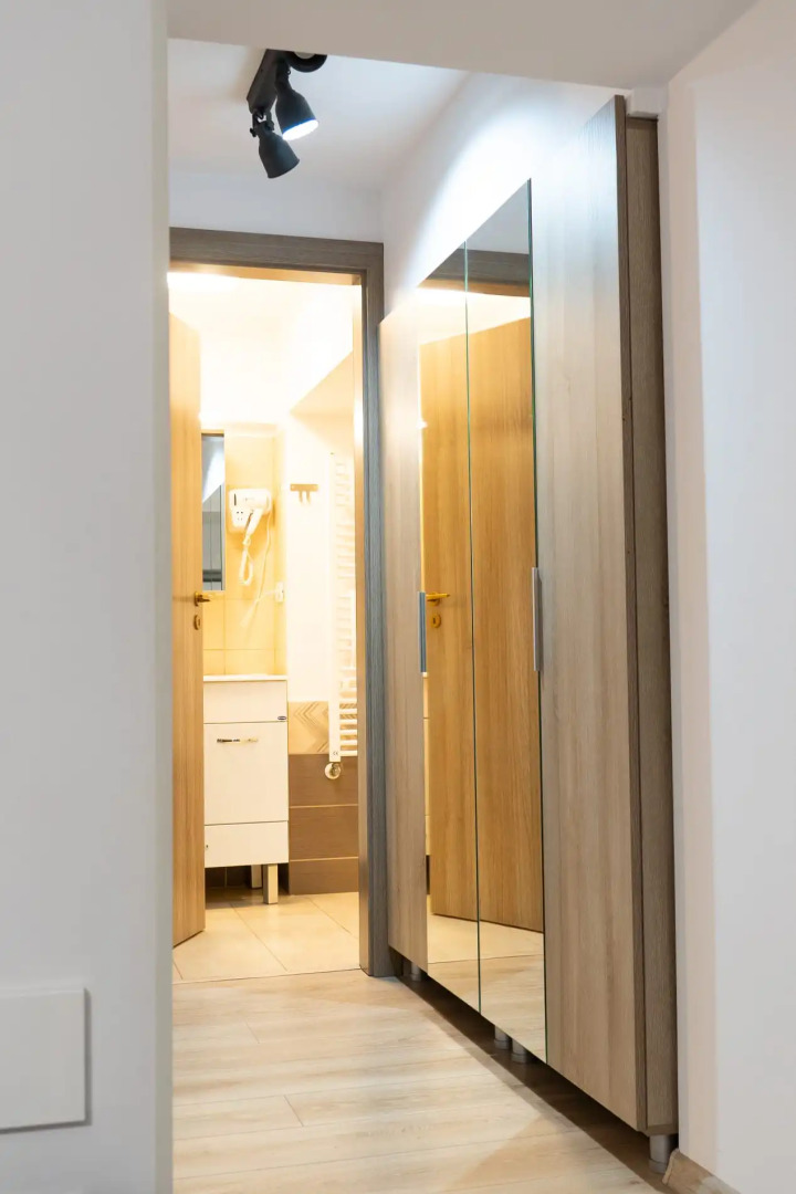 Отель Avenue Parliament