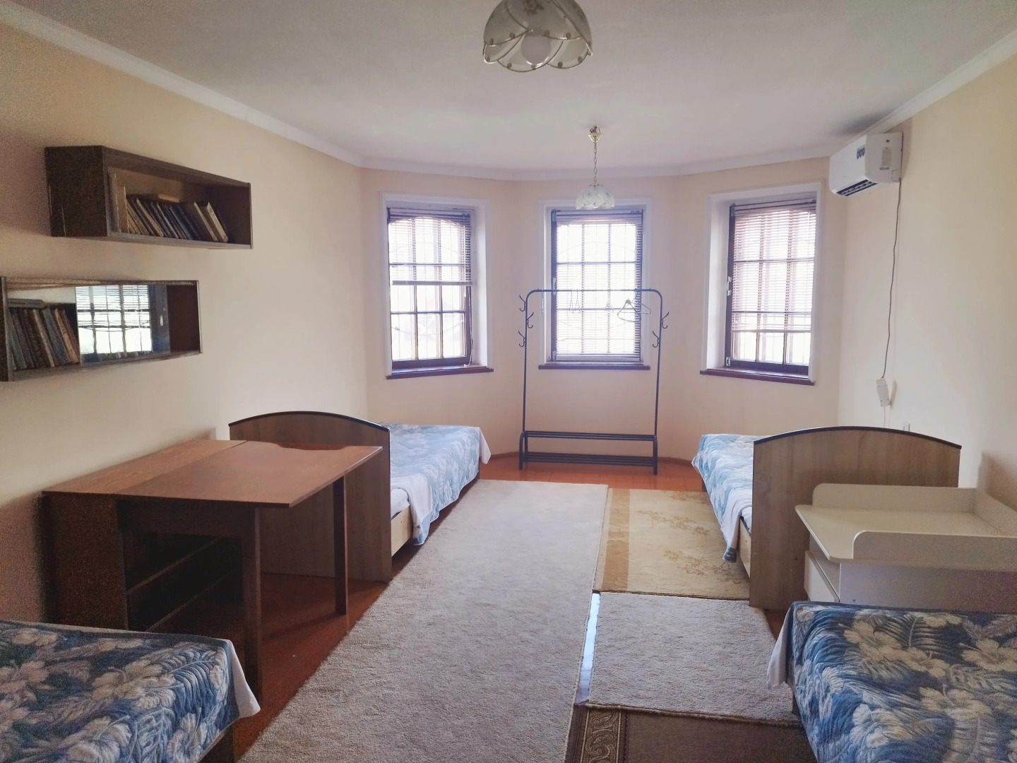 Хостел Uyut house Osh