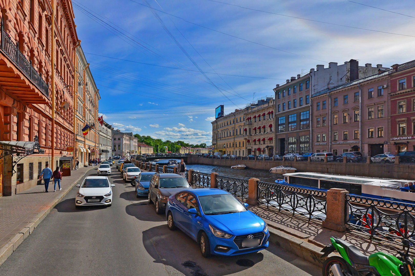 Апартаменты SweetHome на Мойке 40