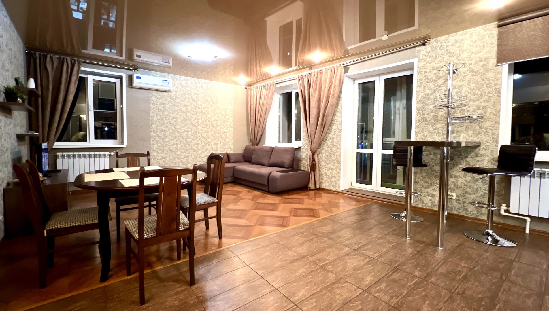 Квартира 3-комнатная Видовая Yarapartments на Набережной