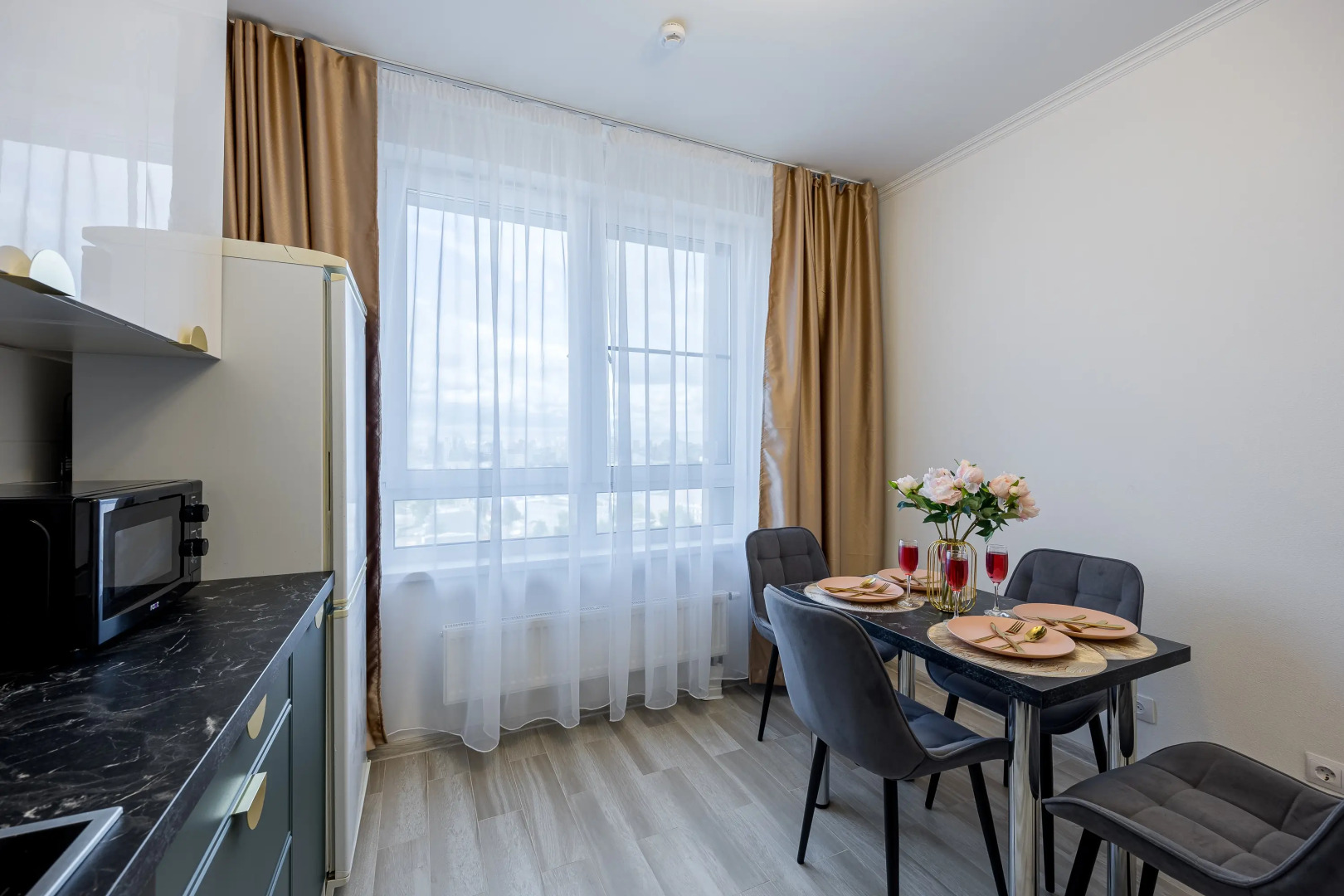 Квартира Уютная 2х комнатная у метро Нагорная