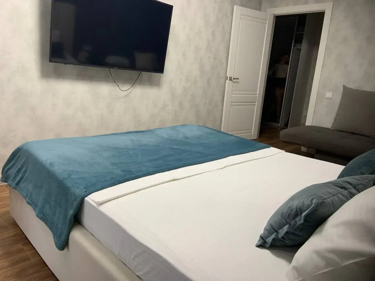 Апартаменты у Метро Гагарина от компании "V-GOSTI"