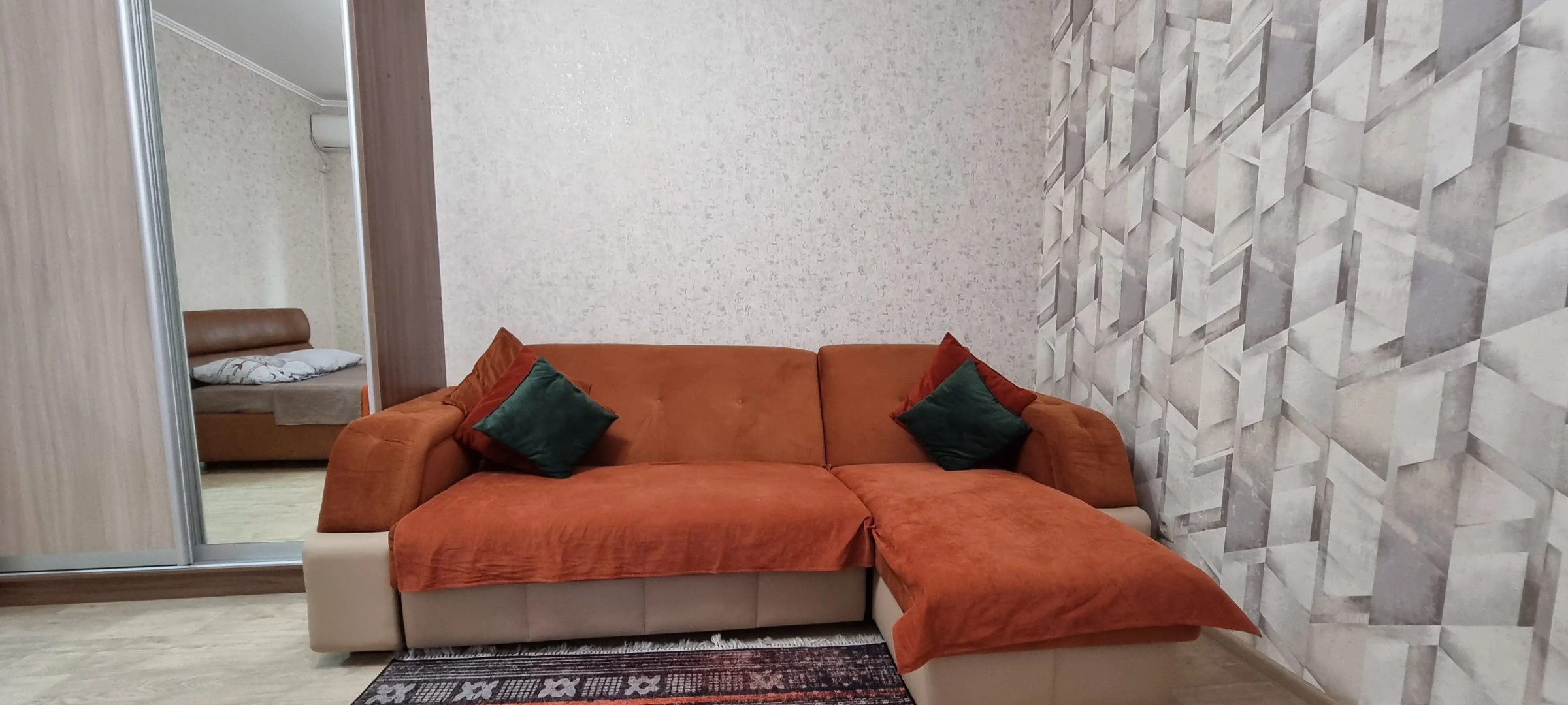 Квартира у Храма Золотая Обитель Будды Шакьямуни