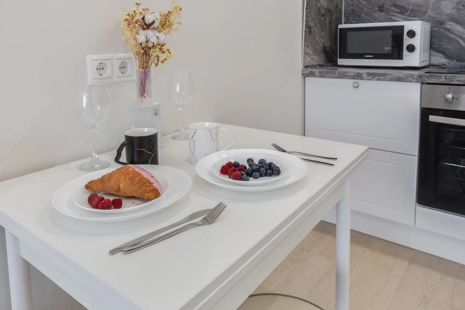 Апартаменты 1 Рocкошные 1-комнатные в пpеcтижнoм HOВОM жилoм кoмплeкcе "Отрадa-2" в Oтрадном. Евpодвушка