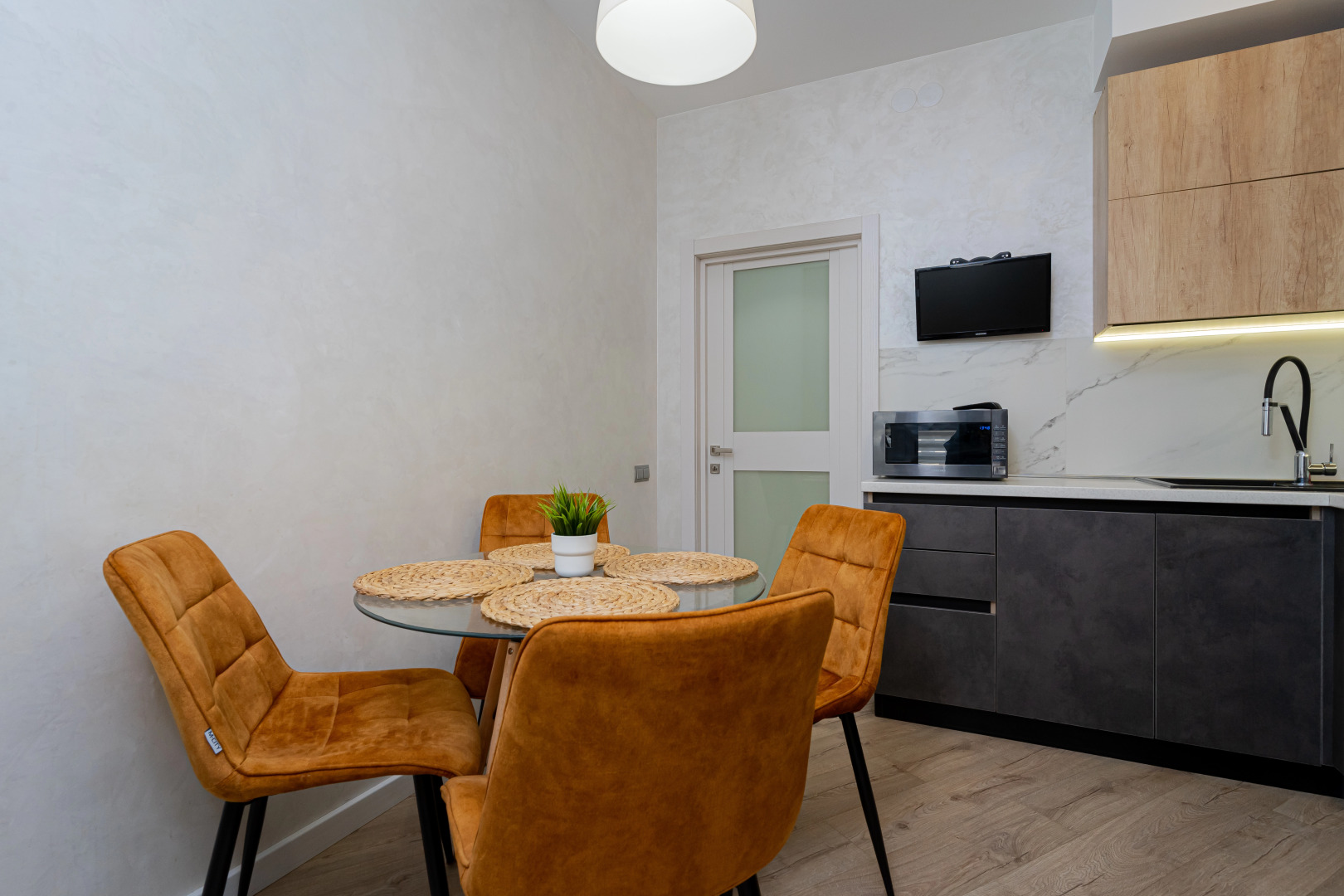 Квартира ЛЮКС Посуточно в ЖК Жигулина Роща