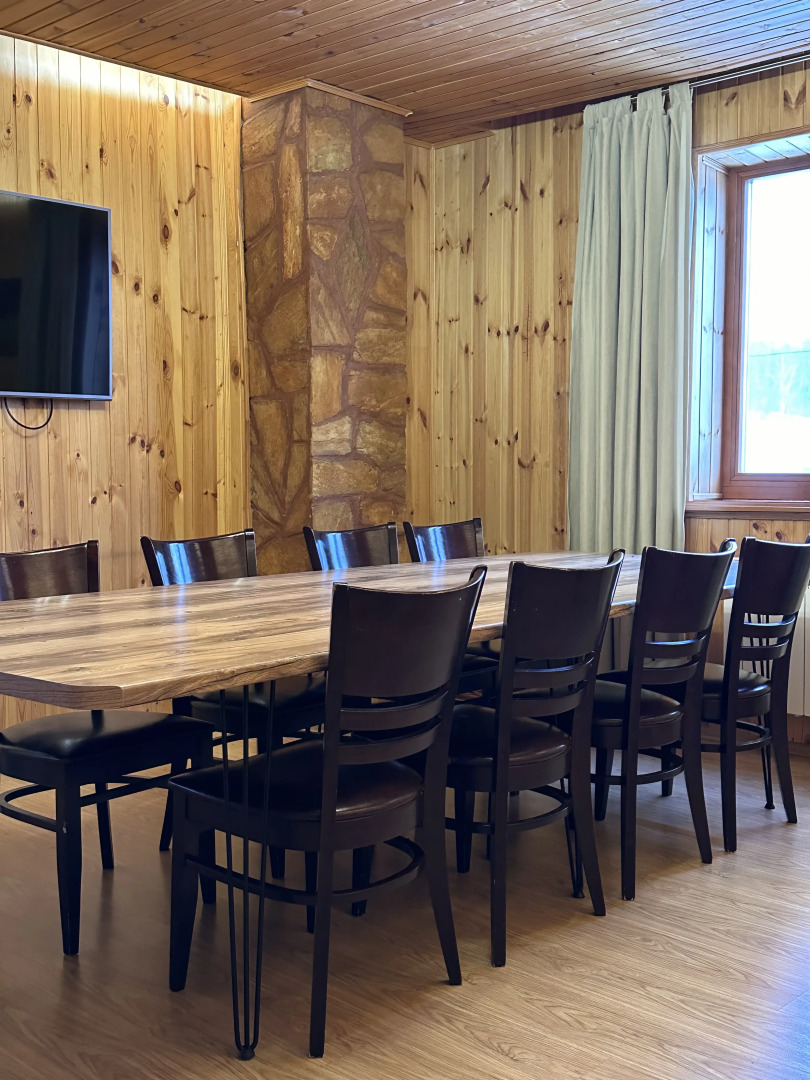 Коттедж на 17 гостей с красивым видом из окна и террасой