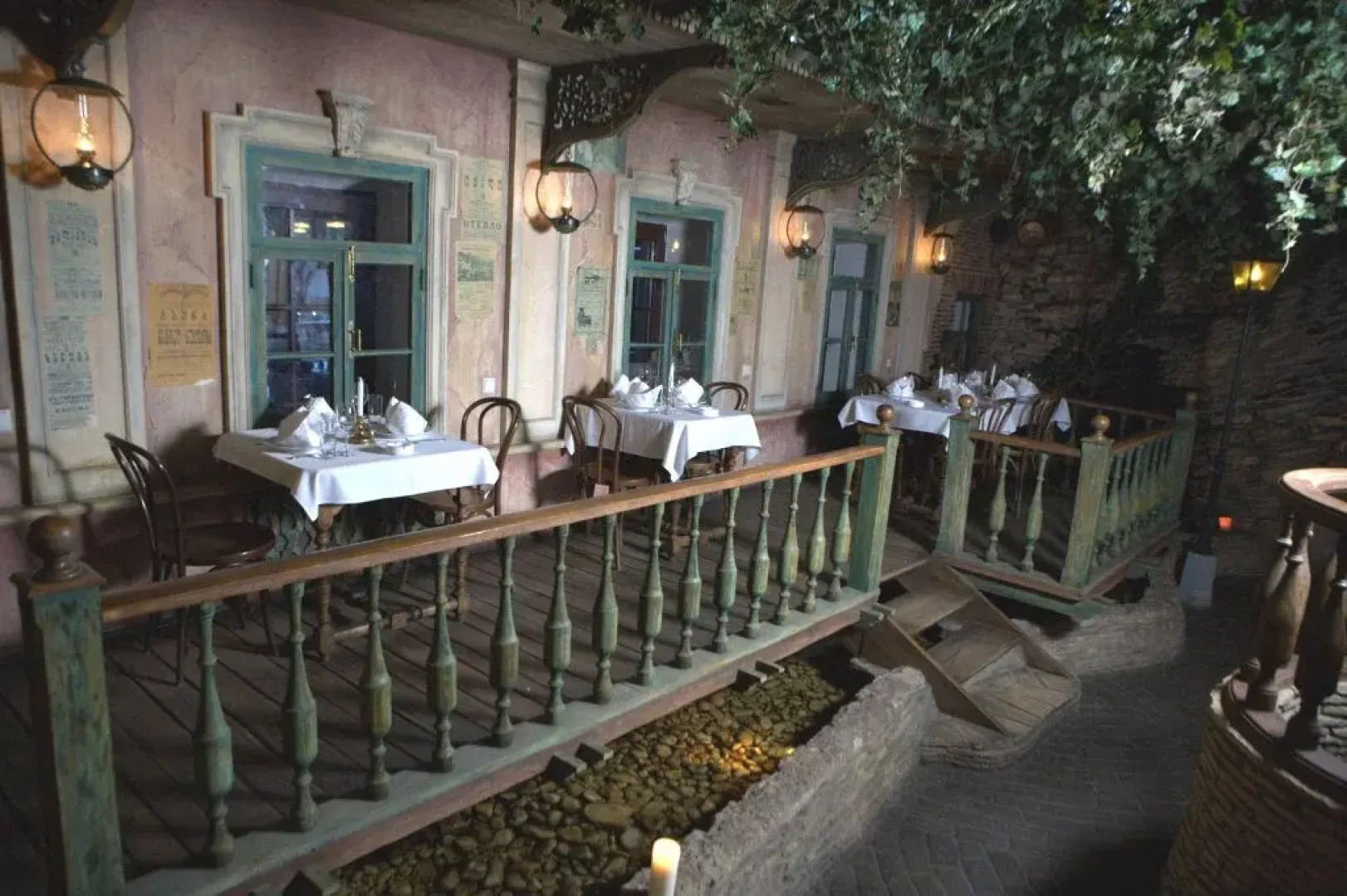 Отель Амбассадори