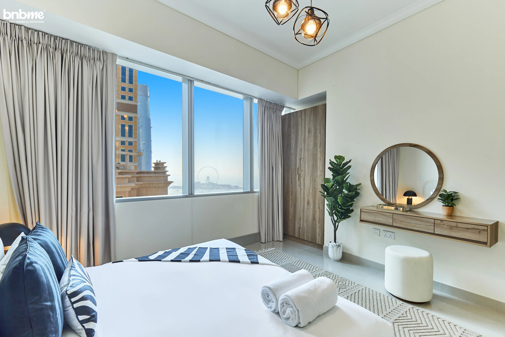 Апартаменты Bnbmehomes 54th Floor Sea View Heart of Marina - 5407