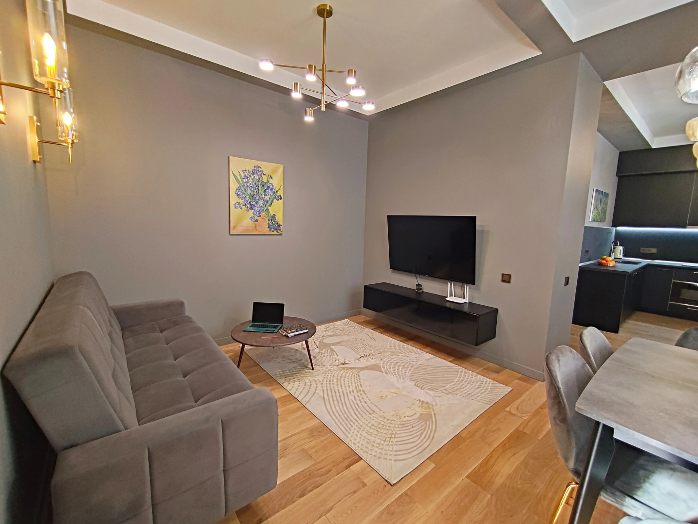 Апартаменты с террасой и мангалом. Отдельная спальня. Жить в Горах.