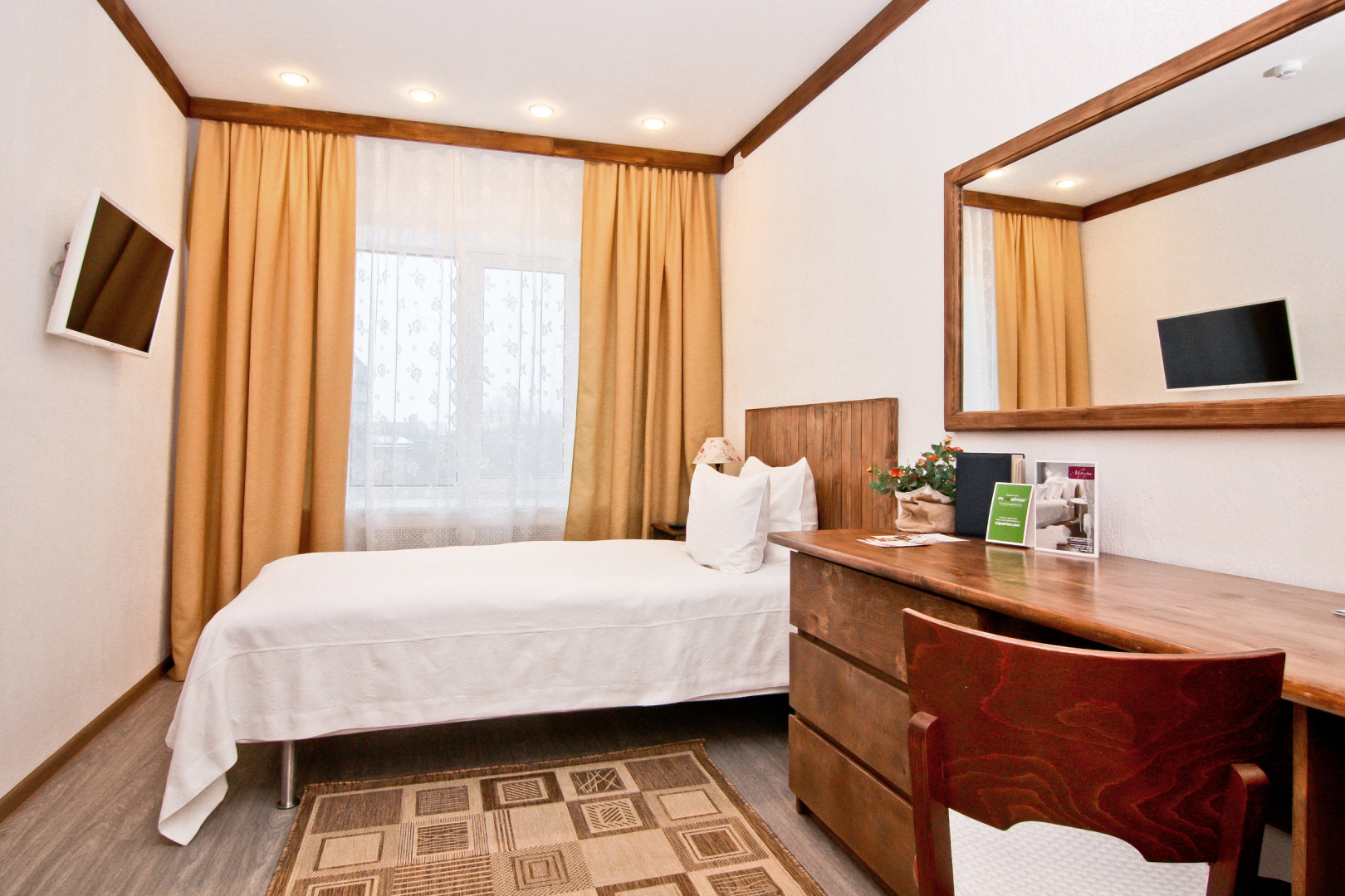 Отель Аврора