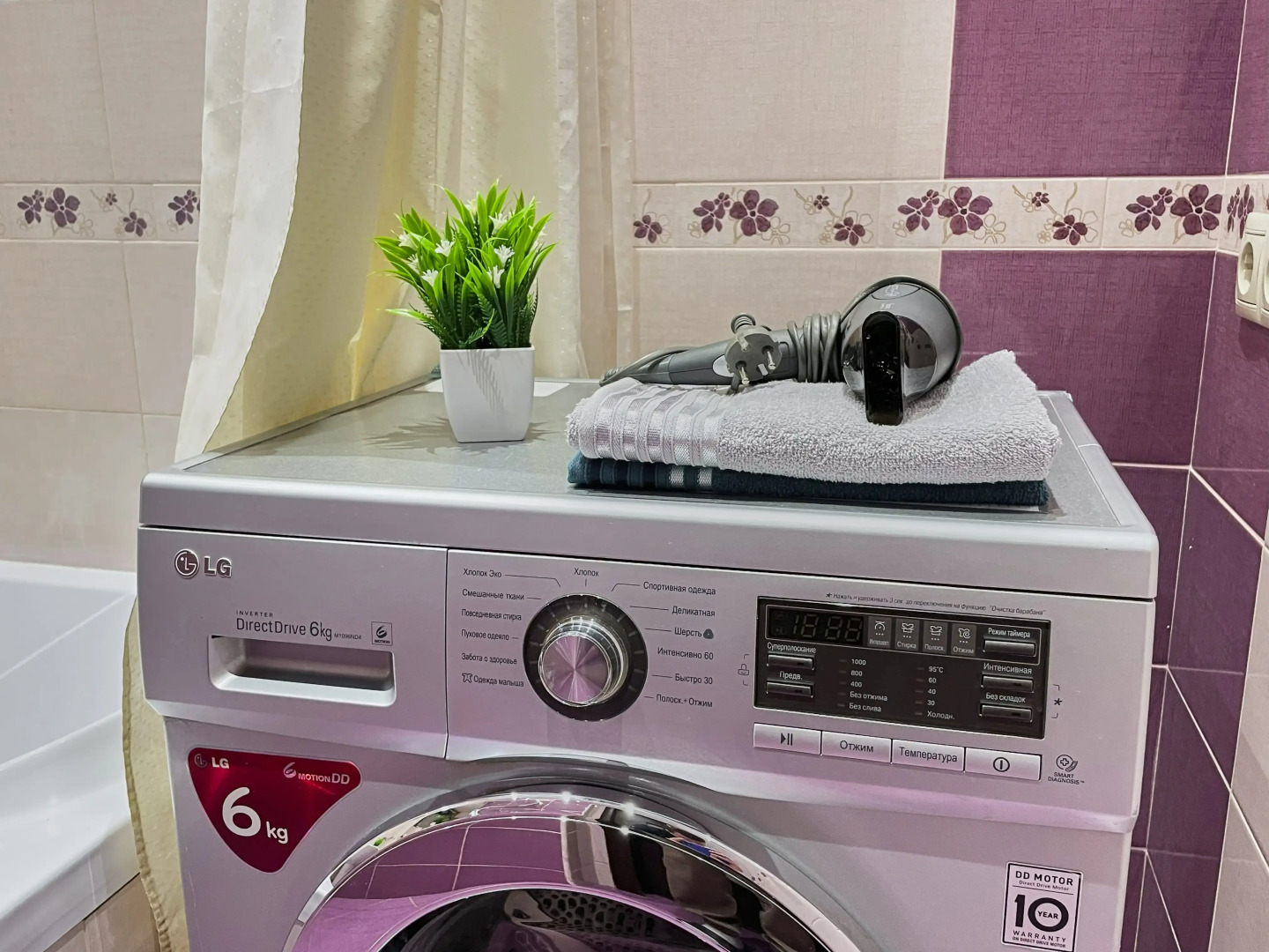 Апартаменты Шикарная двухкомнатная квартира с раздельными комнатами и балконом