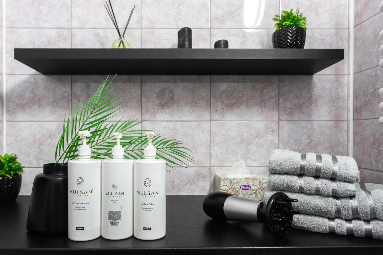 Квартира класса комфорт плюс с видом на реку в центре Рыбной деревни, остров Канта