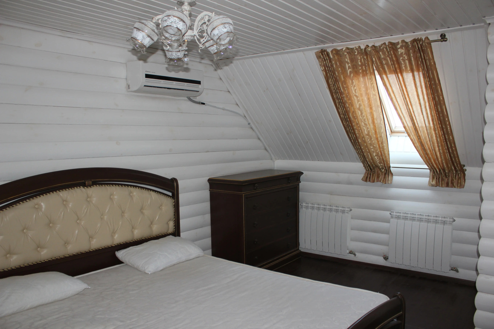 Частный Дом на Берегу Моря с Бассейном