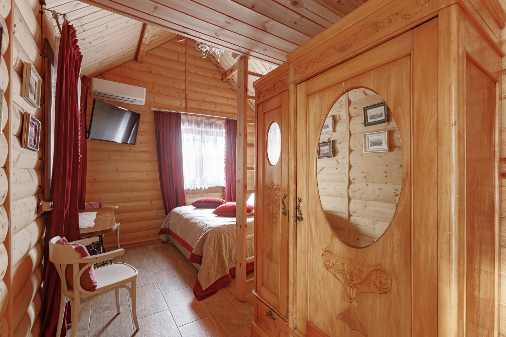 Отель Империал