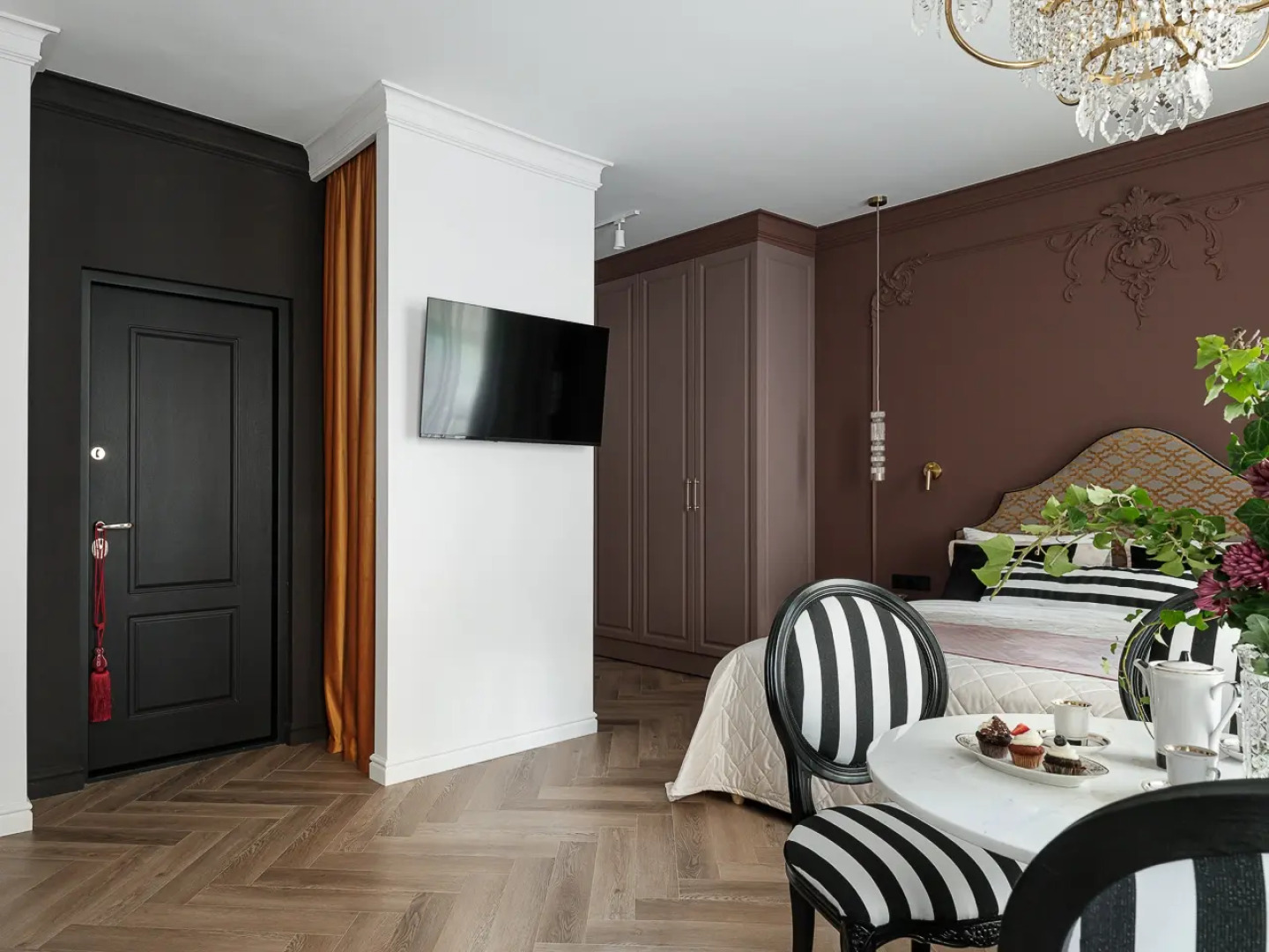 Квартира с авторским дизайном LetYourFlat Burgundy