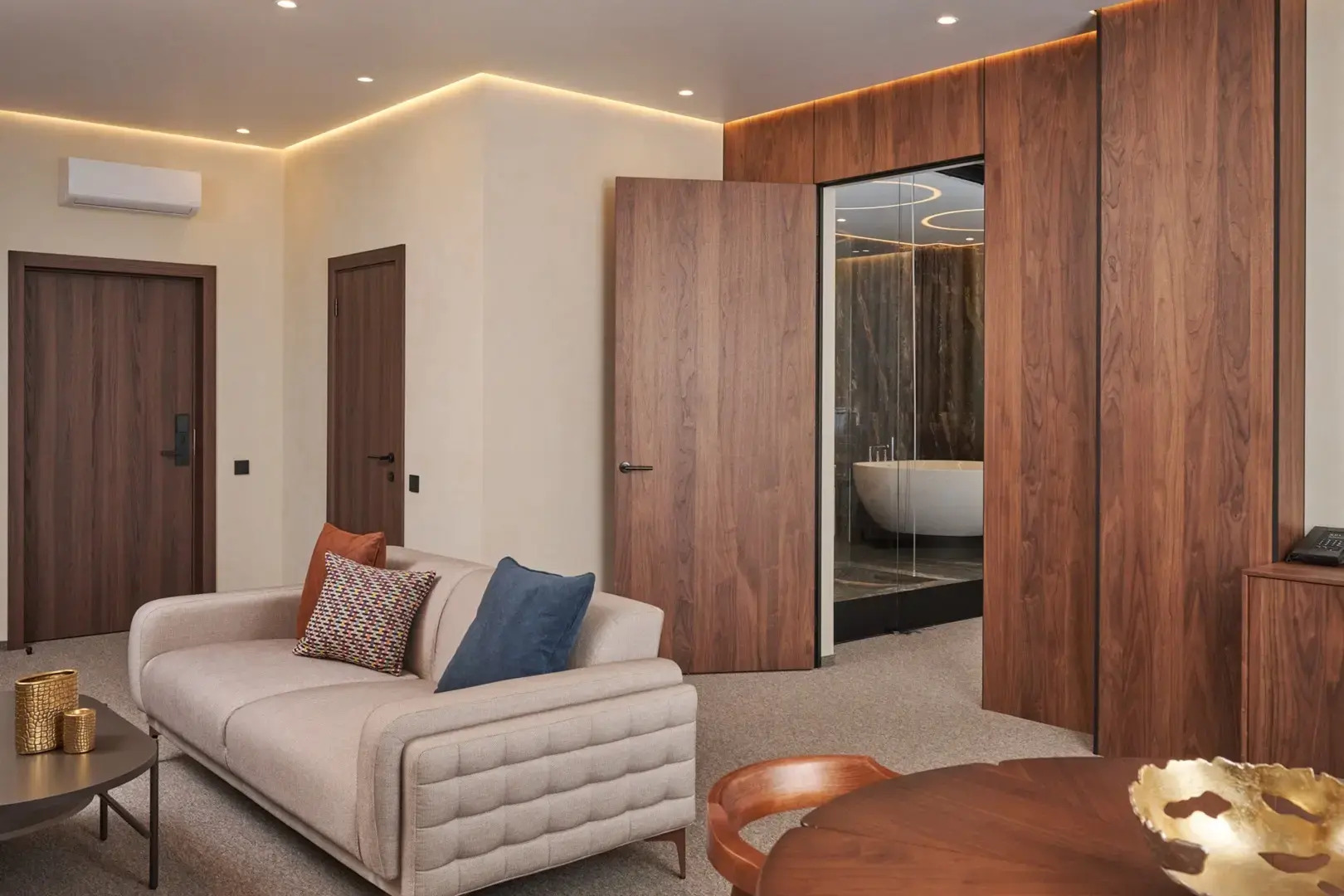 Отель Aura CityHotel