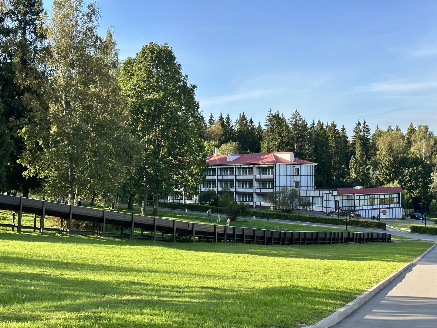 LESNOY Park Hotel