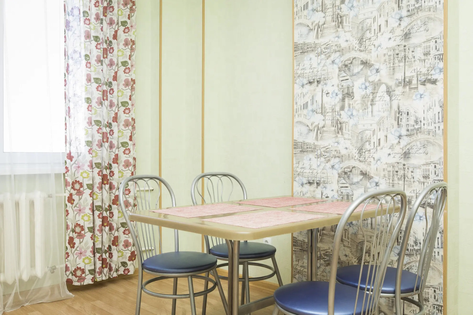 Апартаменты Белинского 11/66-90