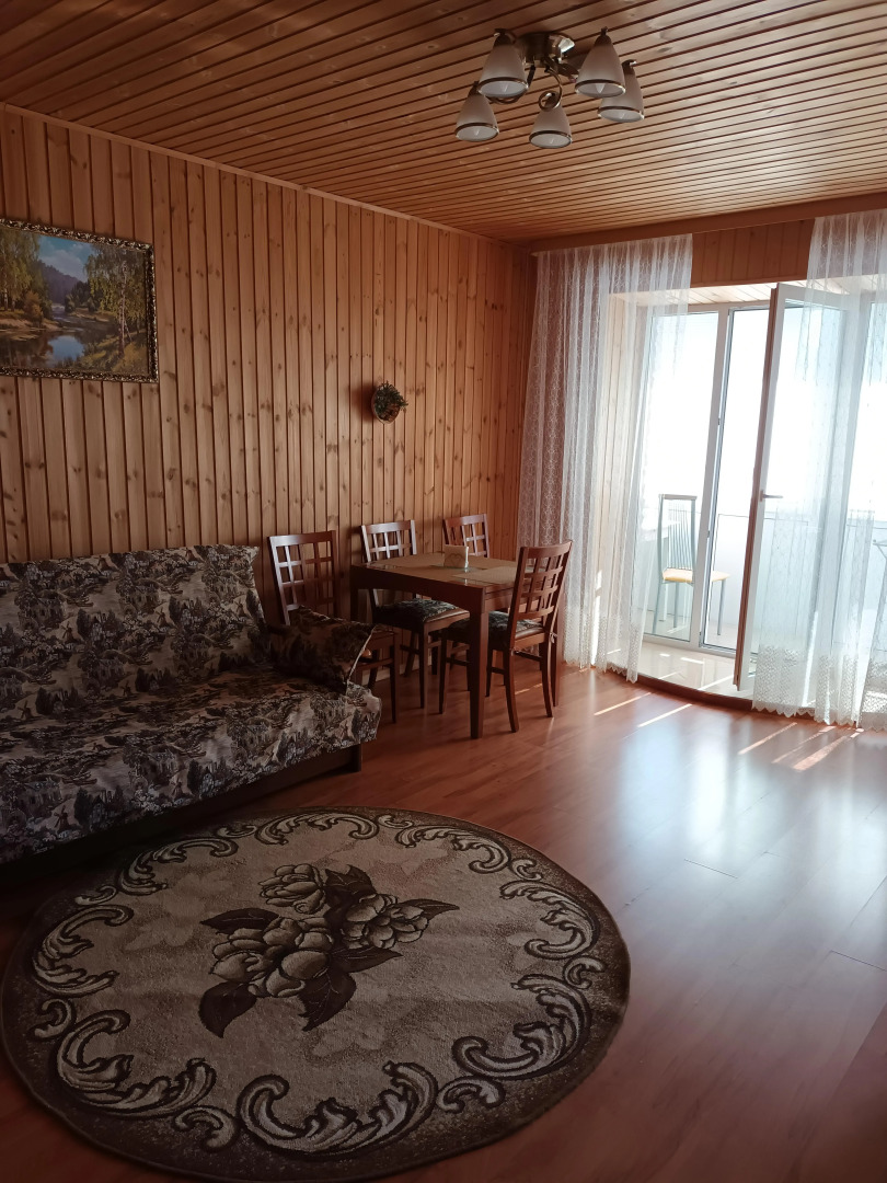 Квартира Трёхкомнатная на Линейной 31