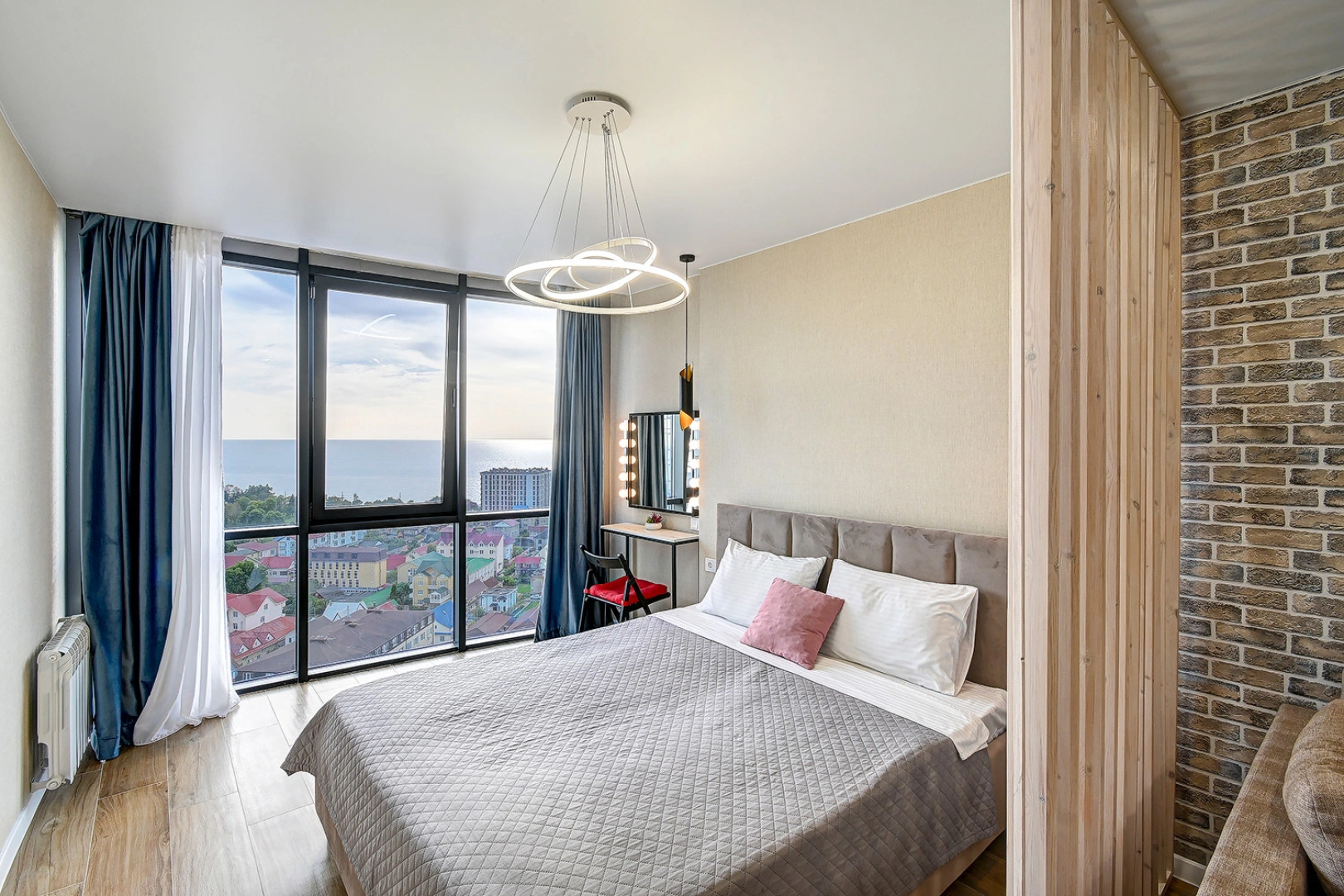 Апартаменты Красивые апартаменты MorskayaSimfonya-2 с панорамой на море, бассейном на территории ЖК