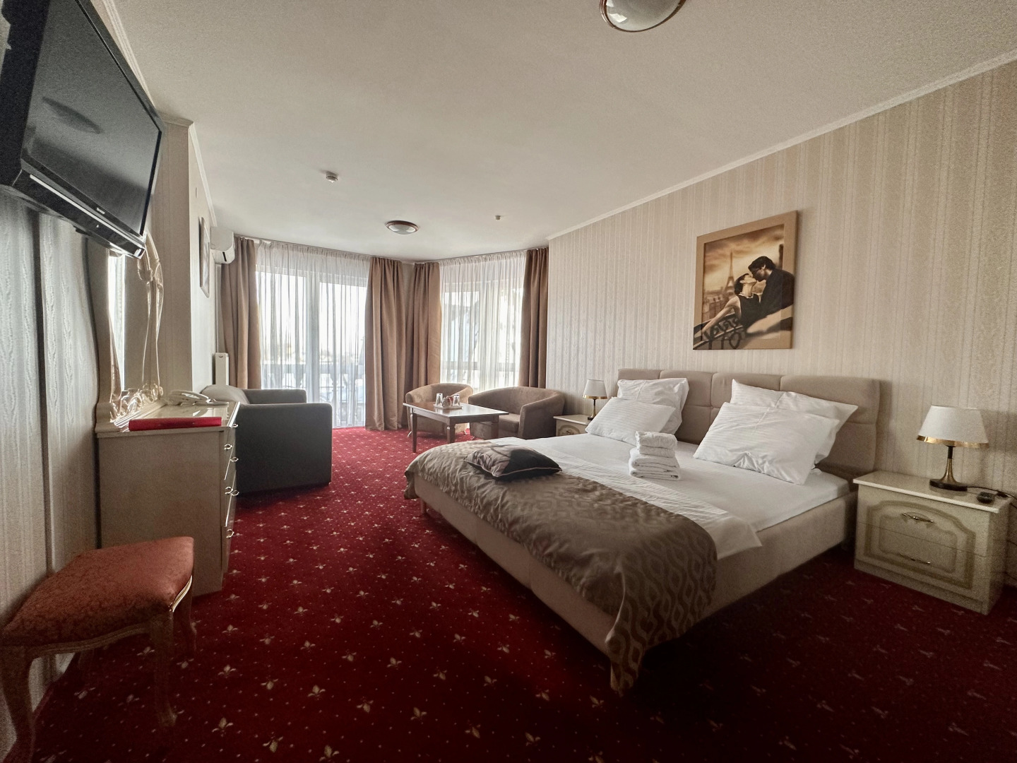 Отель Ренессанс