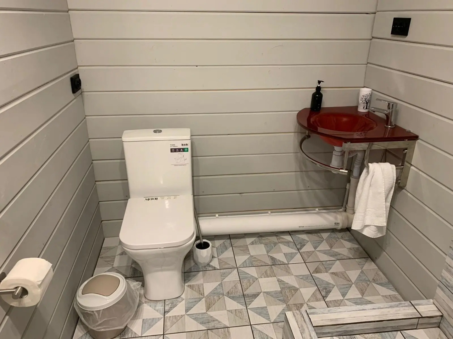 Частный Дом Титан Грей коттедж с 5ю спальнями и сауной