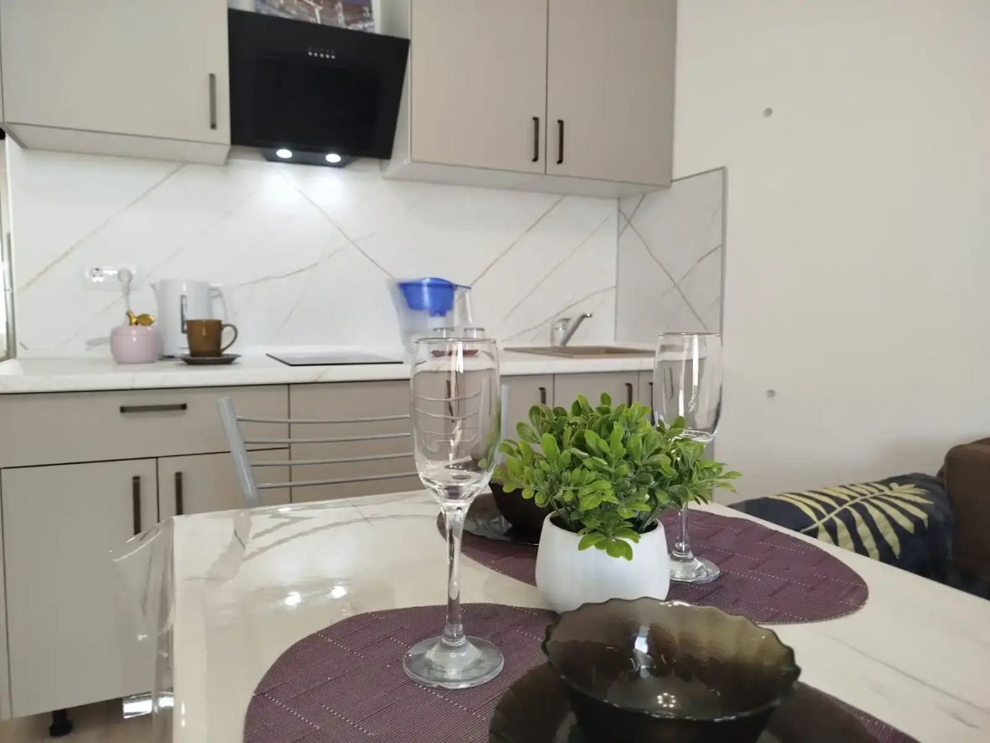 Квартира студия live in comfort на Современников 8