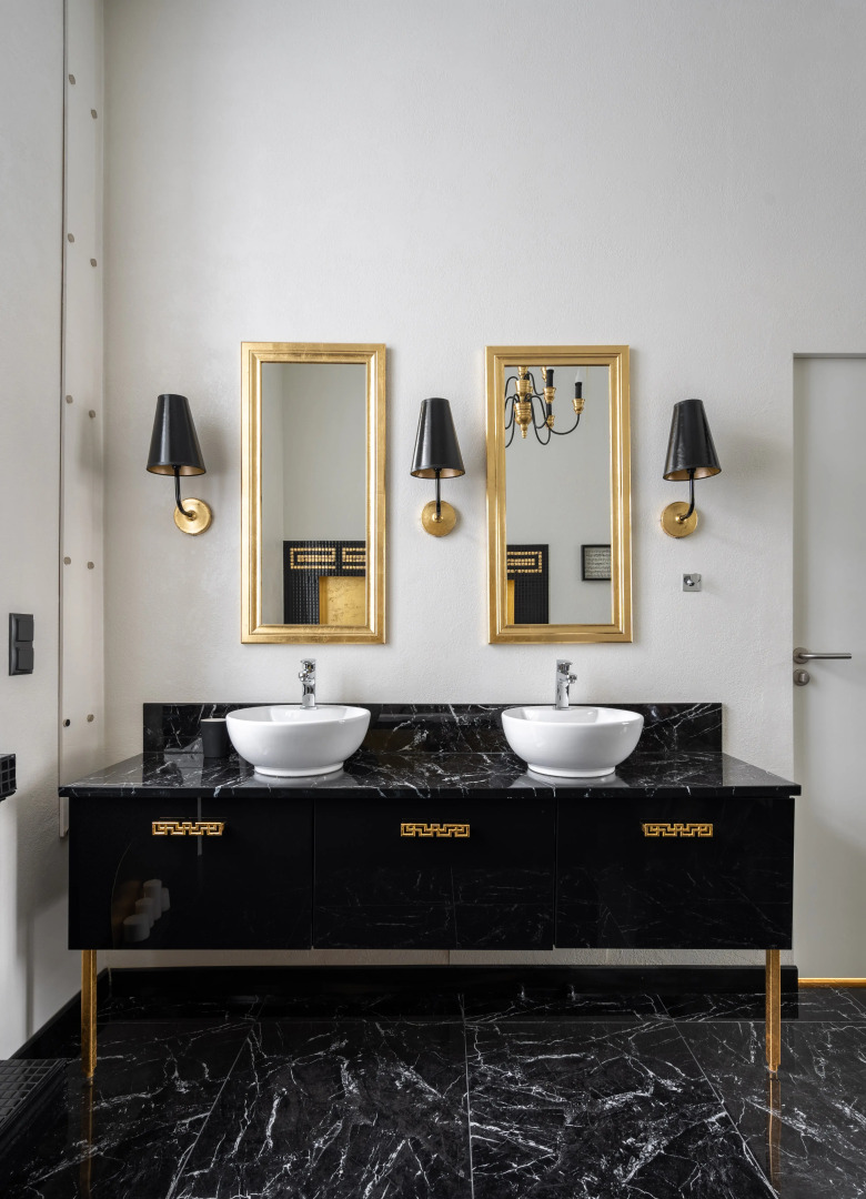 Квартира четырехкомнатная на Почтамтском