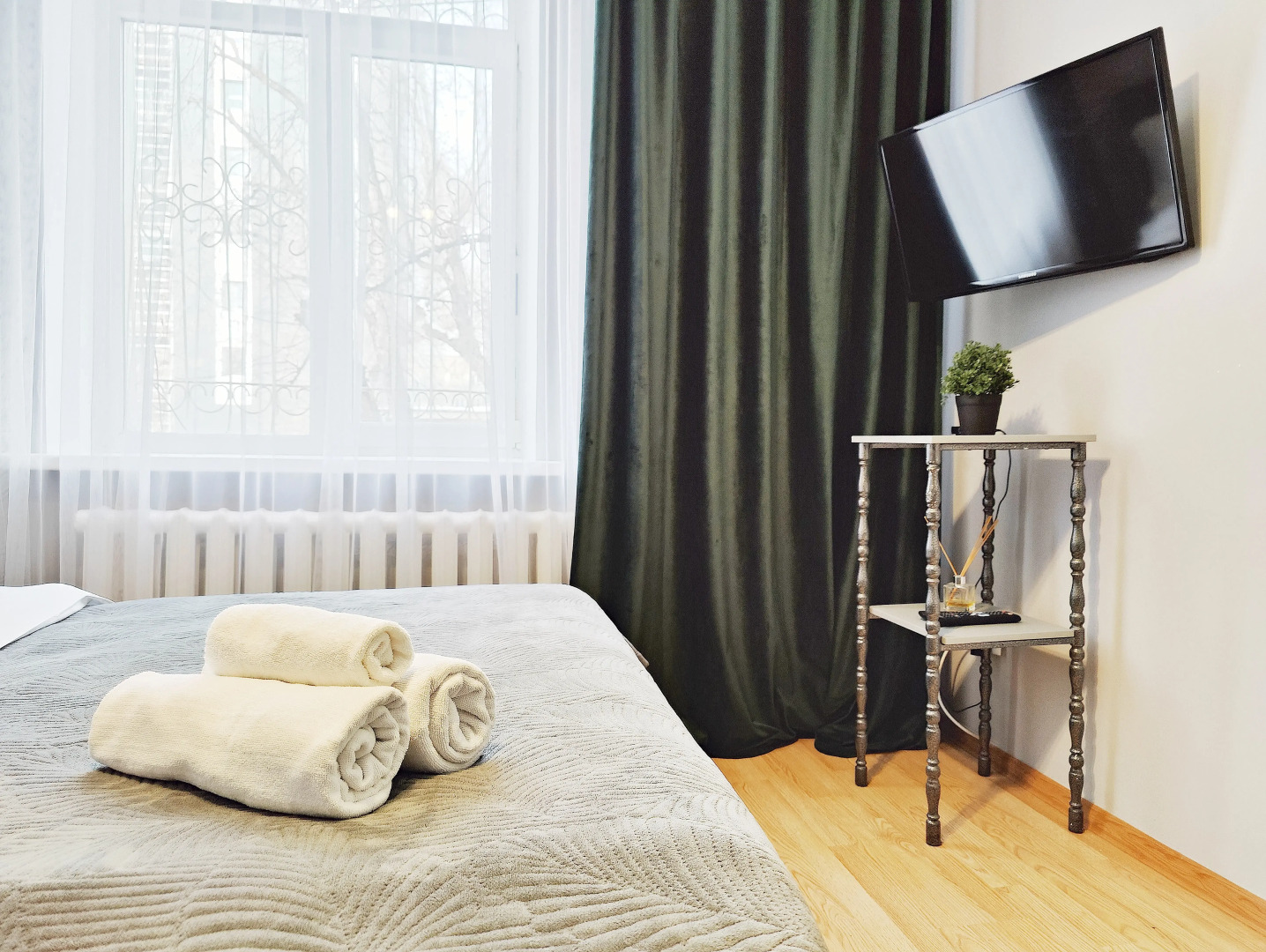 Апартаменты M.O.O.N. APARTMENTS Seifullina 500