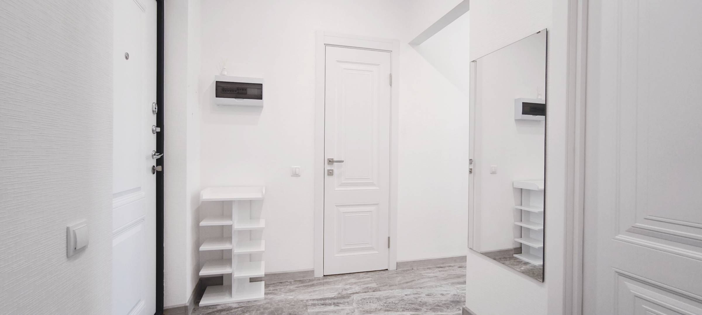 Квартира с большим телевизором и шикарным видом на реку Кубань