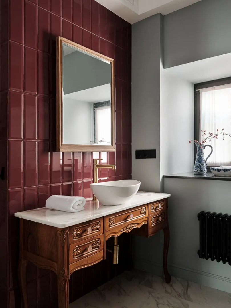 Квартира с авторским дизайном LetYourFlat Burgundy