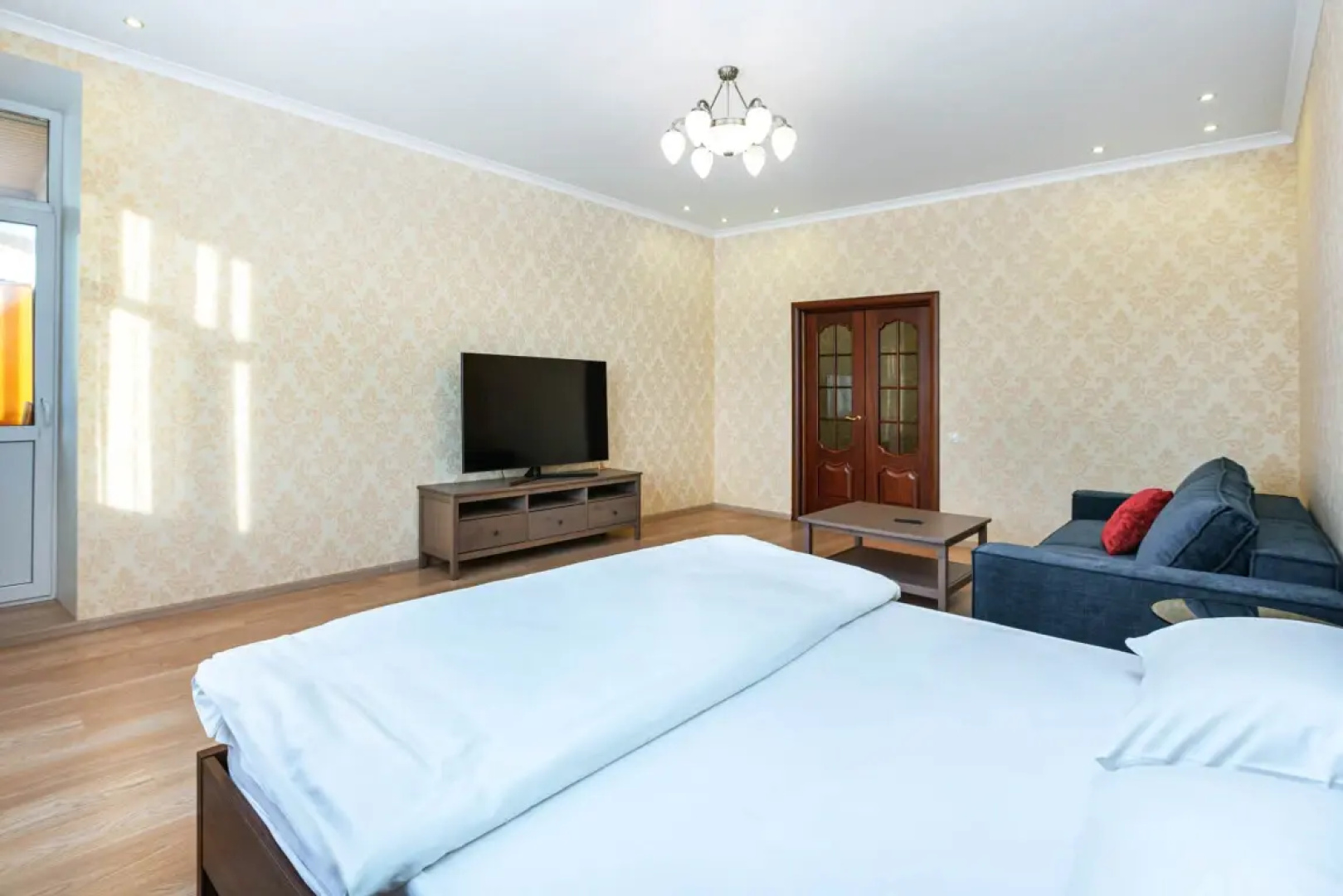 АПАРТАМЕНТЫ REHOME24 на 13 этаже с балконом