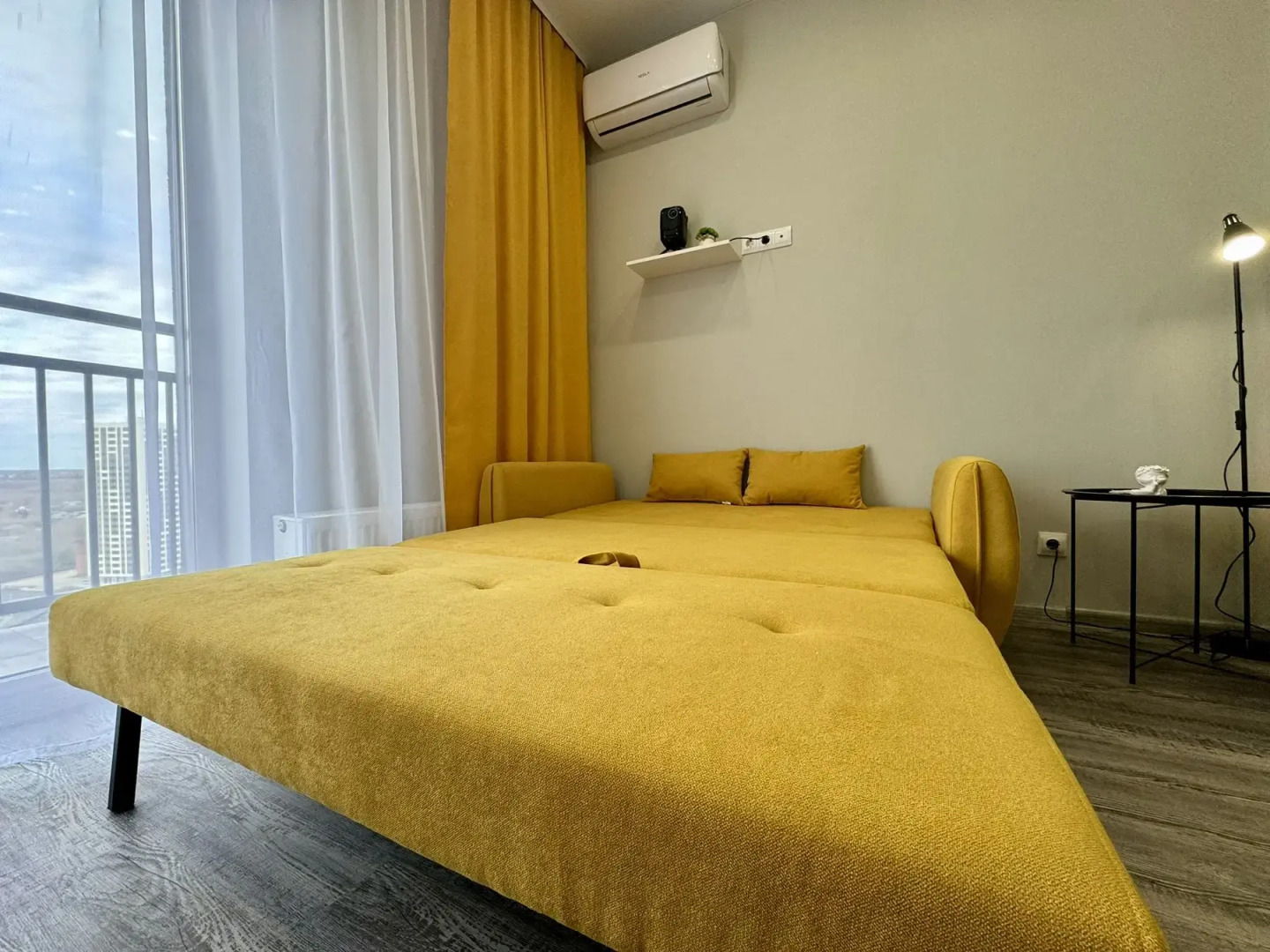 Апартаменты для Двоих с Кинопроектором