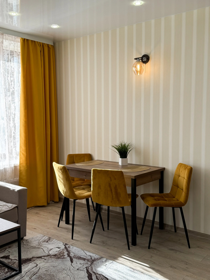 Квартира 2-комнатная на Октябрьской 3