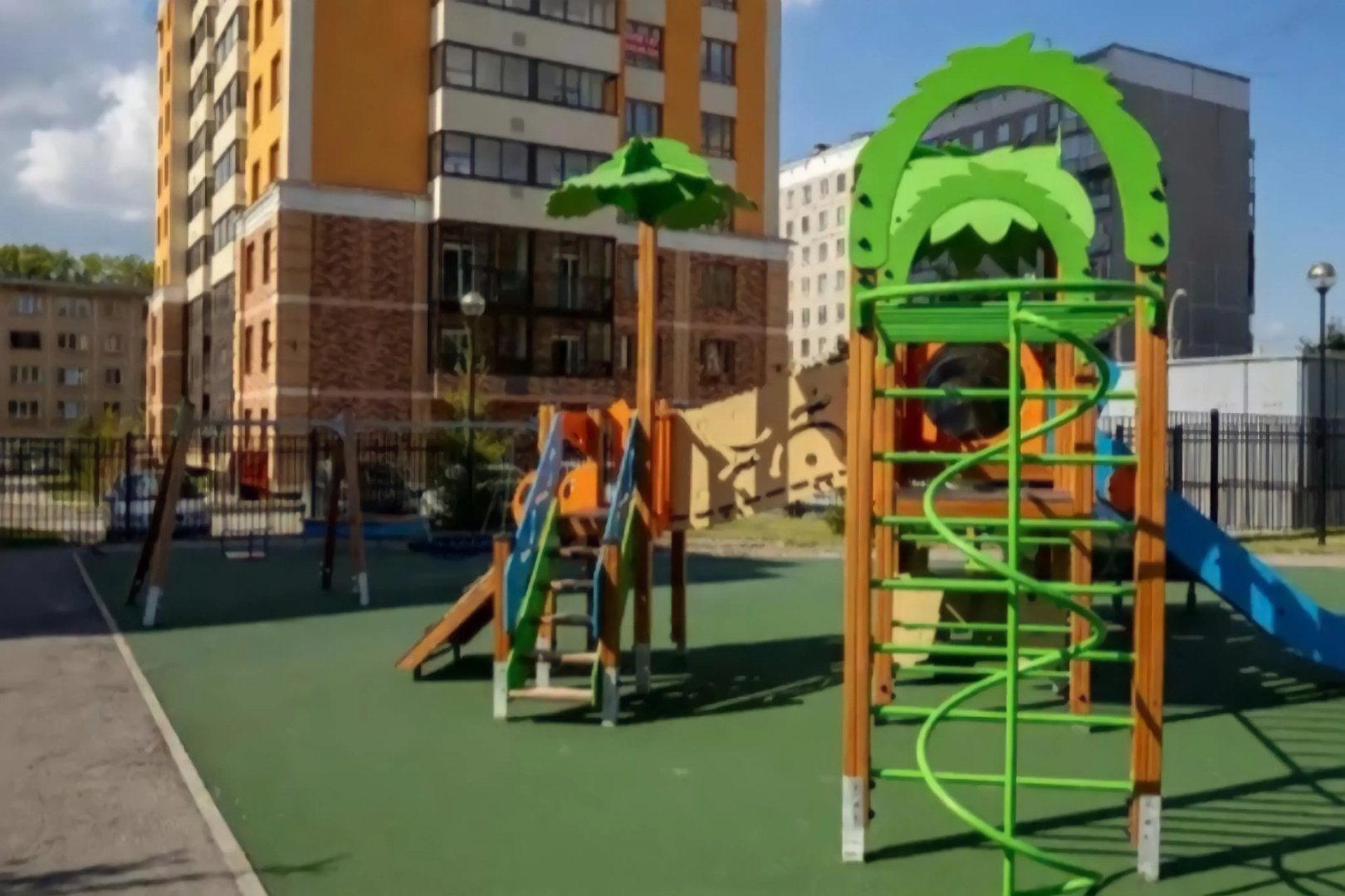 Апартаменты на улице Адриена Лежена