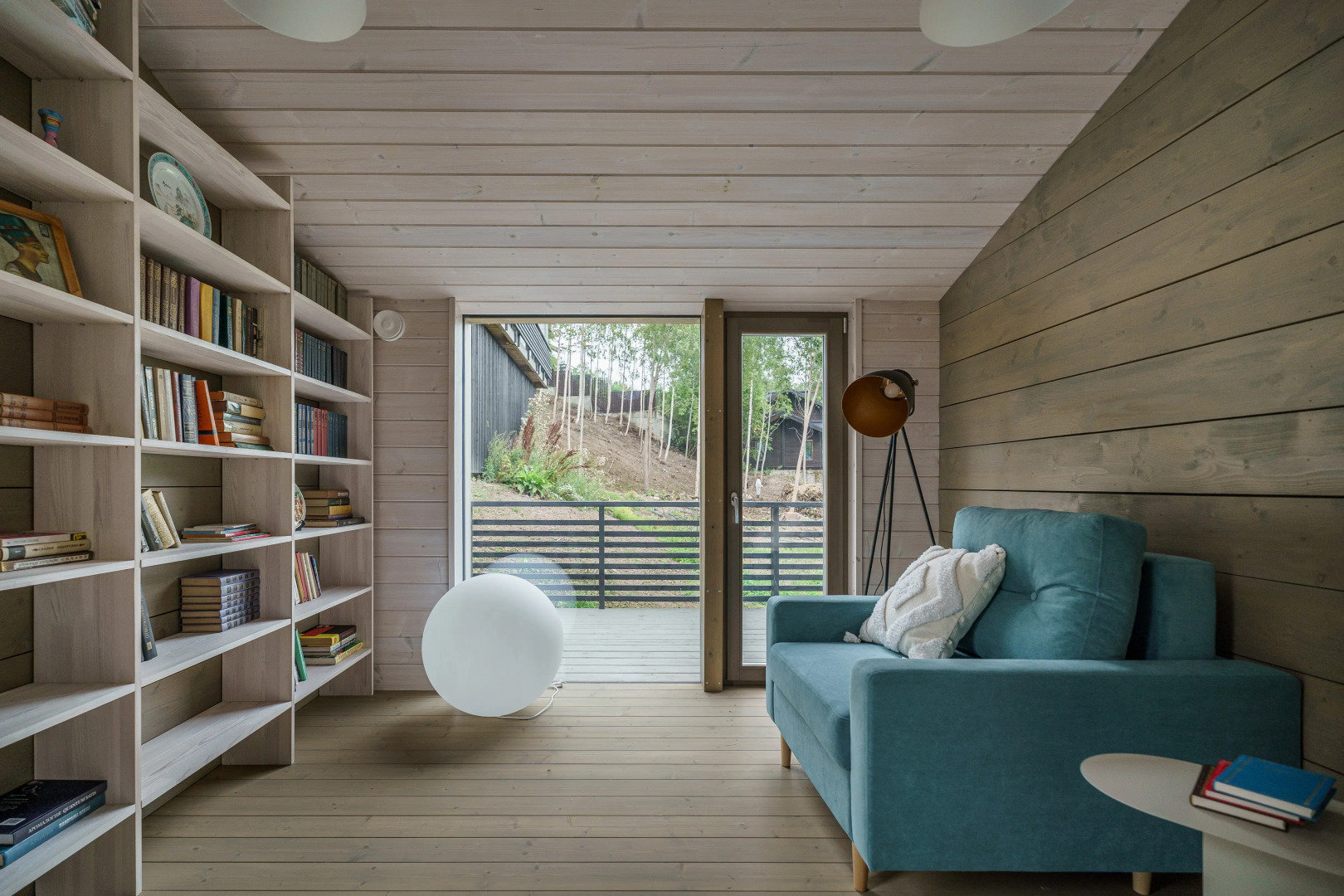 Частный дом пространства три тома у Финского залива