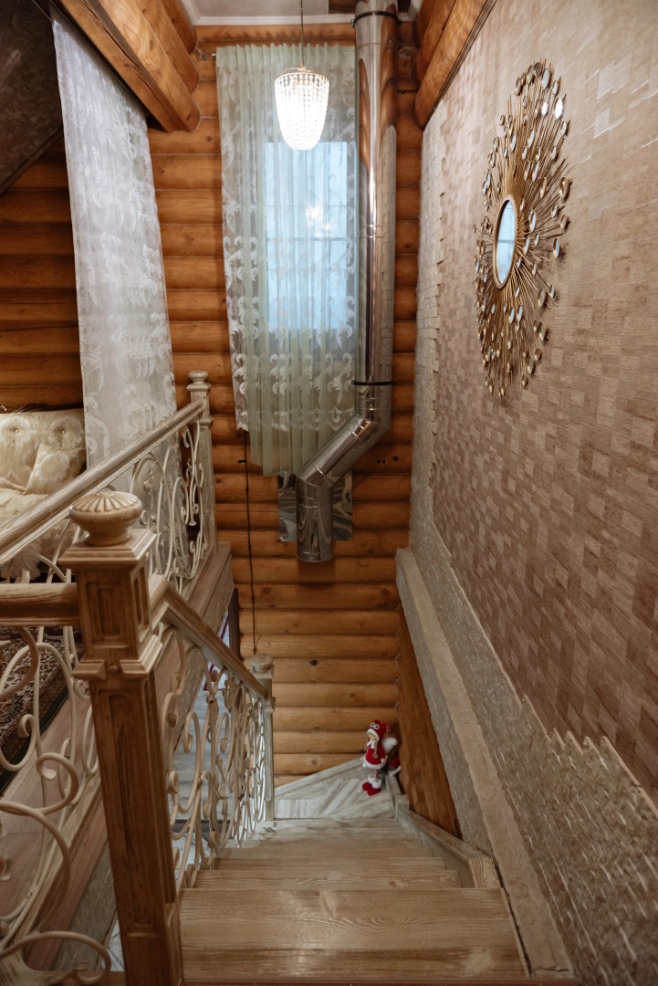 Частный дом на берегу реки