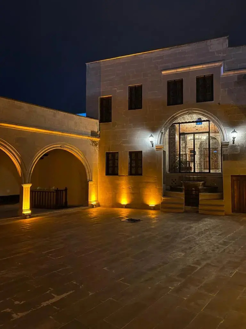 Boutique hotel Four Mansions Hotel