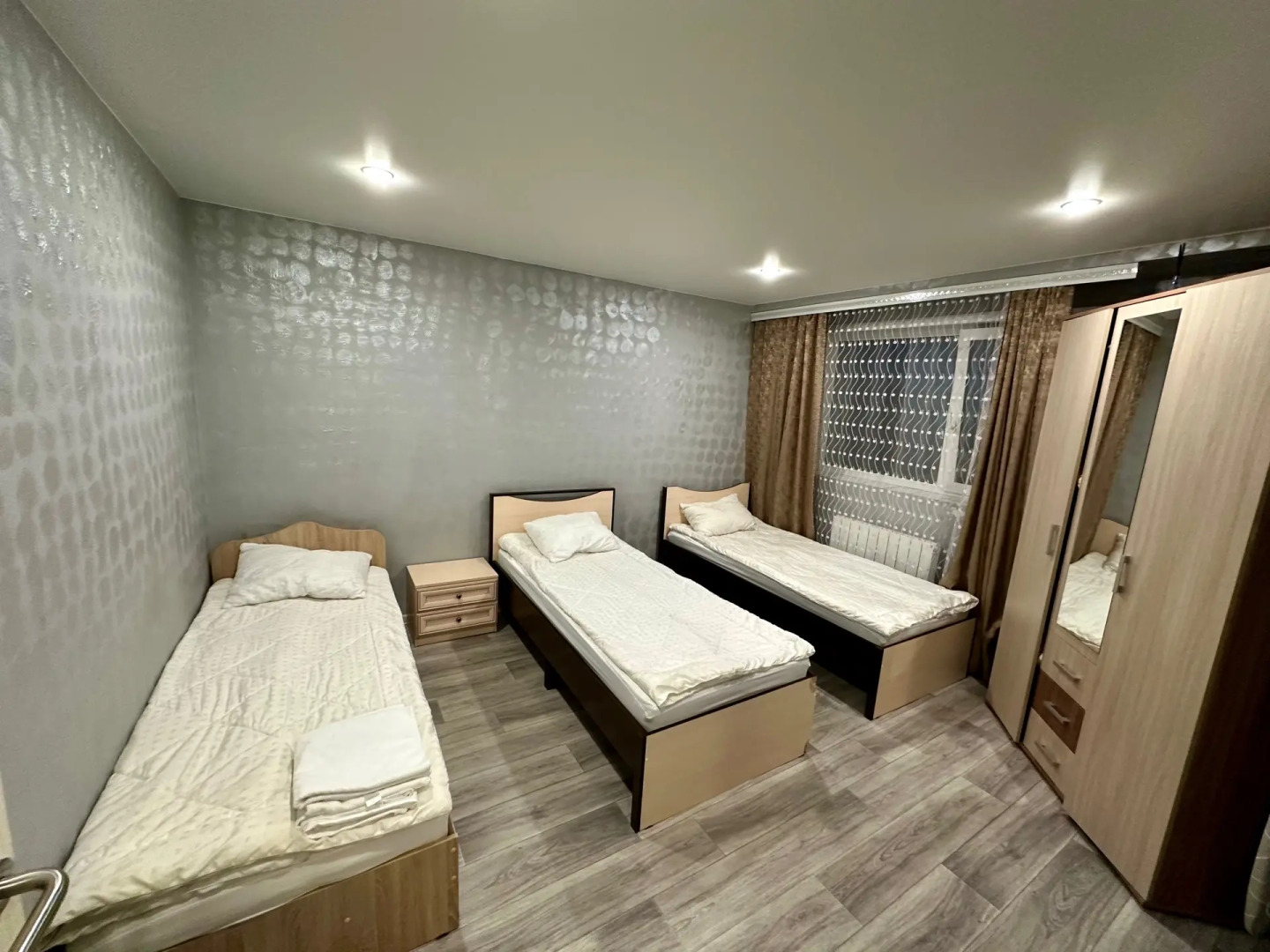 Апартаменты Двухкомнатные Ужурская День & Ночь  2