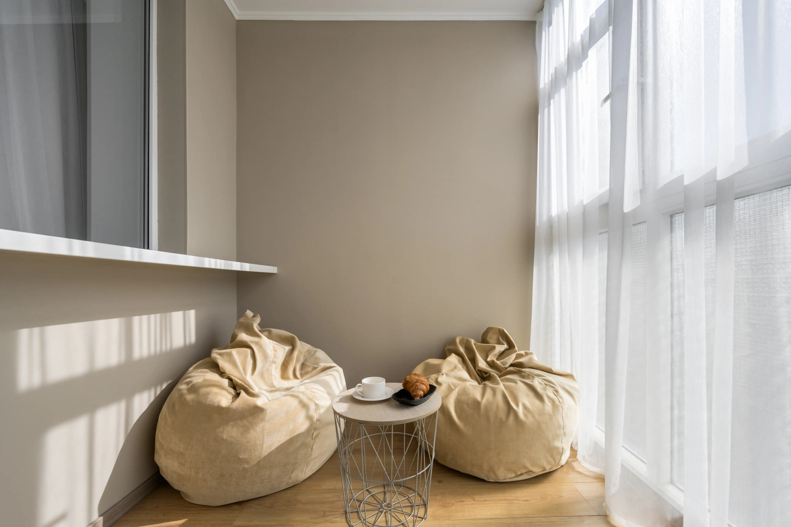 Квартира Просторная с зоной отдыха на балконе последнего этажа с видом на тихий двор