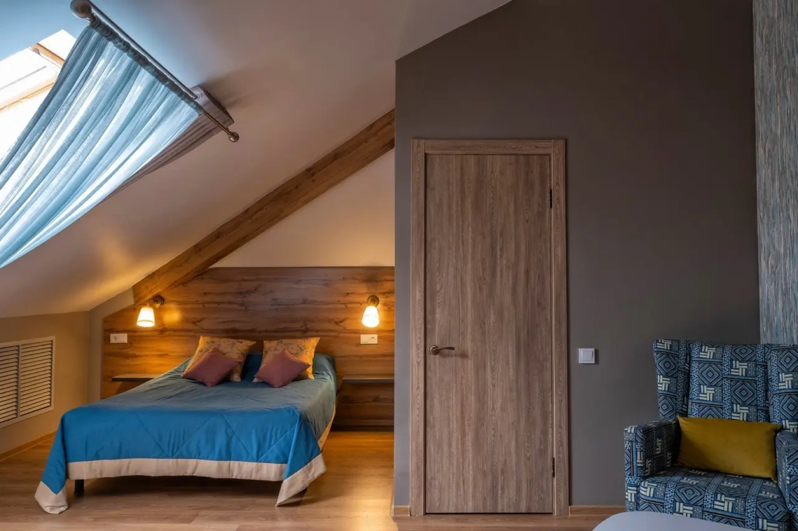 Отель Корабельная