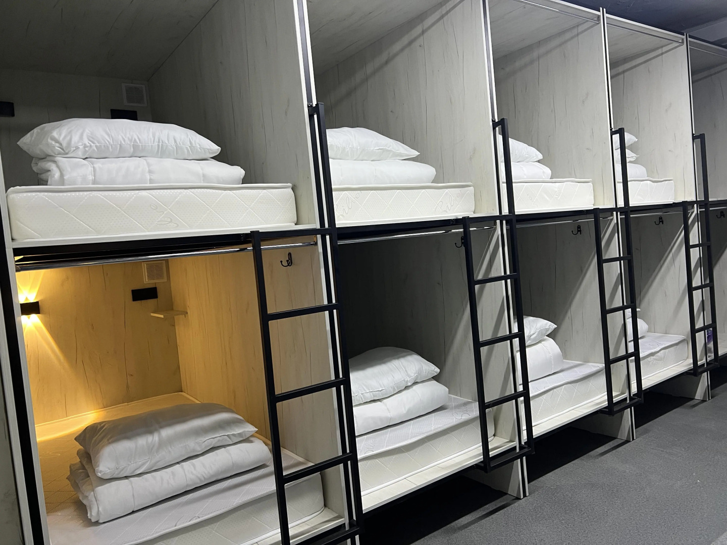 Хостел Капсула Эдем