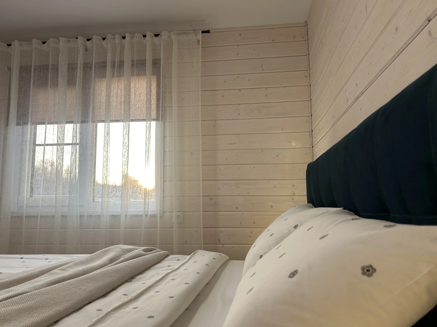 Частный дом на берегу реки