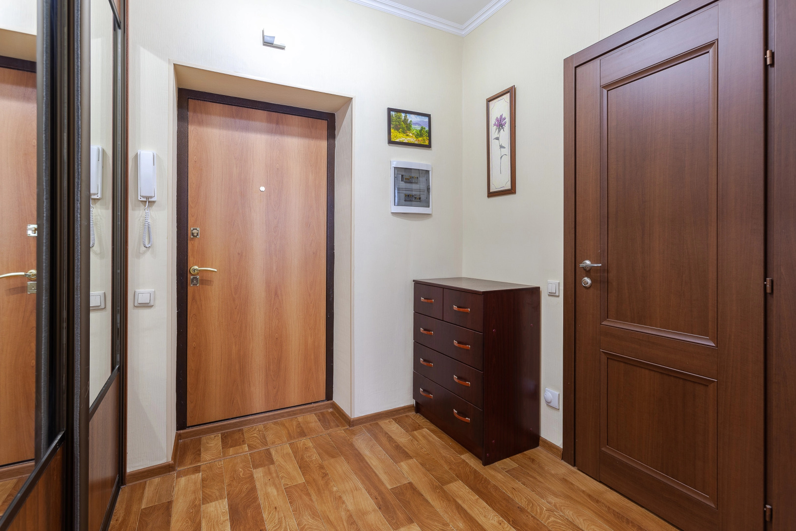 Апартаменты  RentPlaza на Улице Революционной-Центр