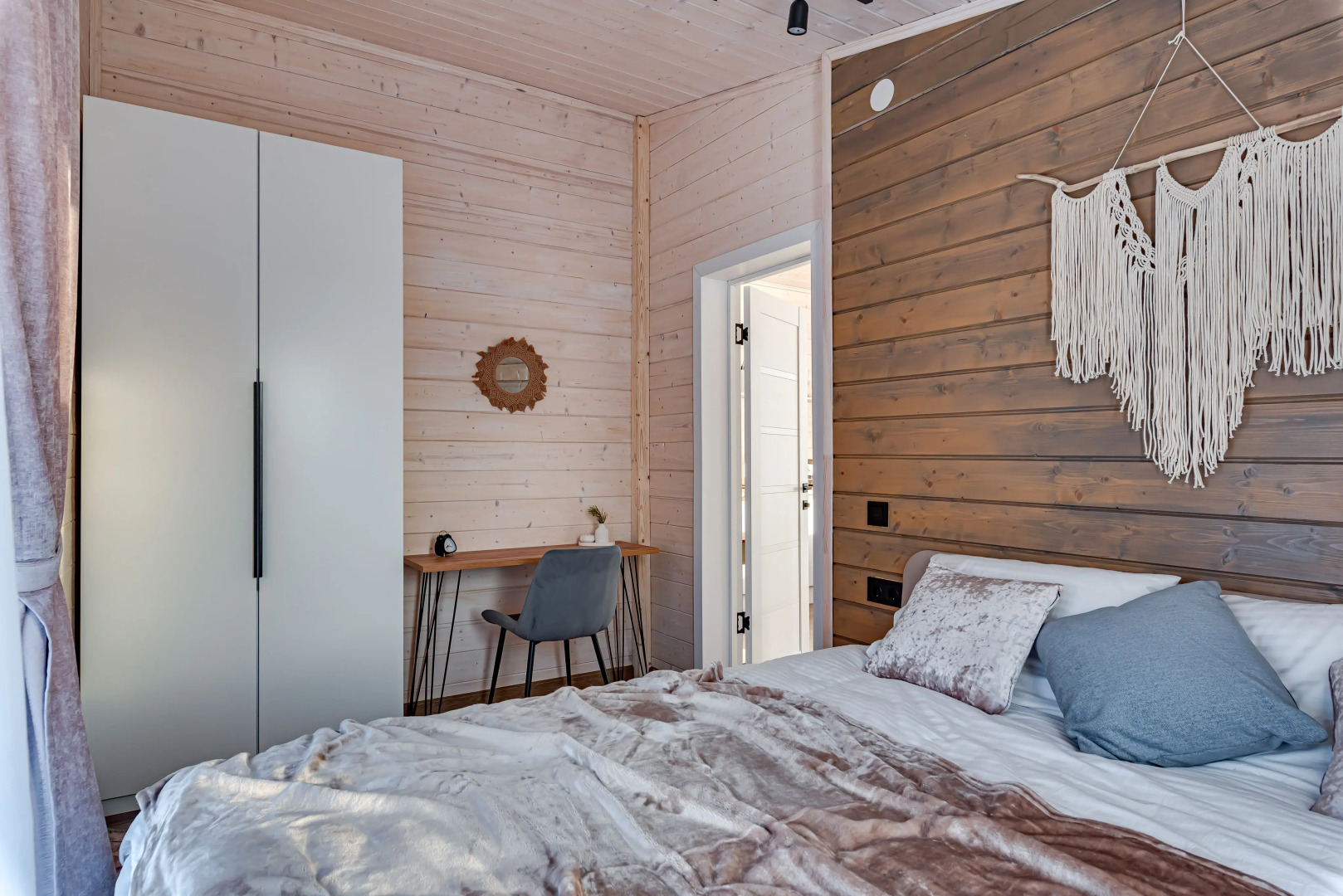 Частный Дом с камином, сауной и панорамными окнами